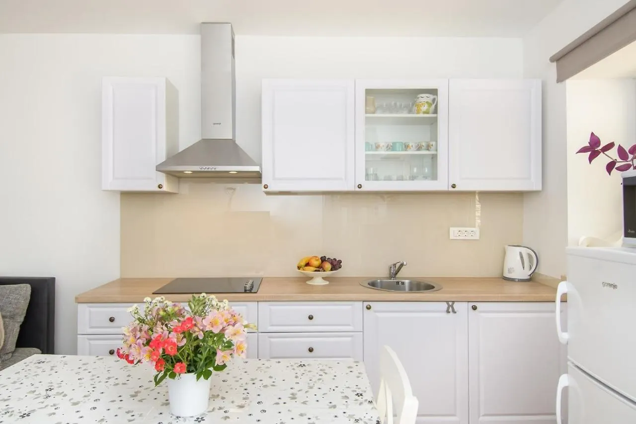 Apartment Bruneta 2 With Terrace Tar-Vabriga 0*,  Croatia
