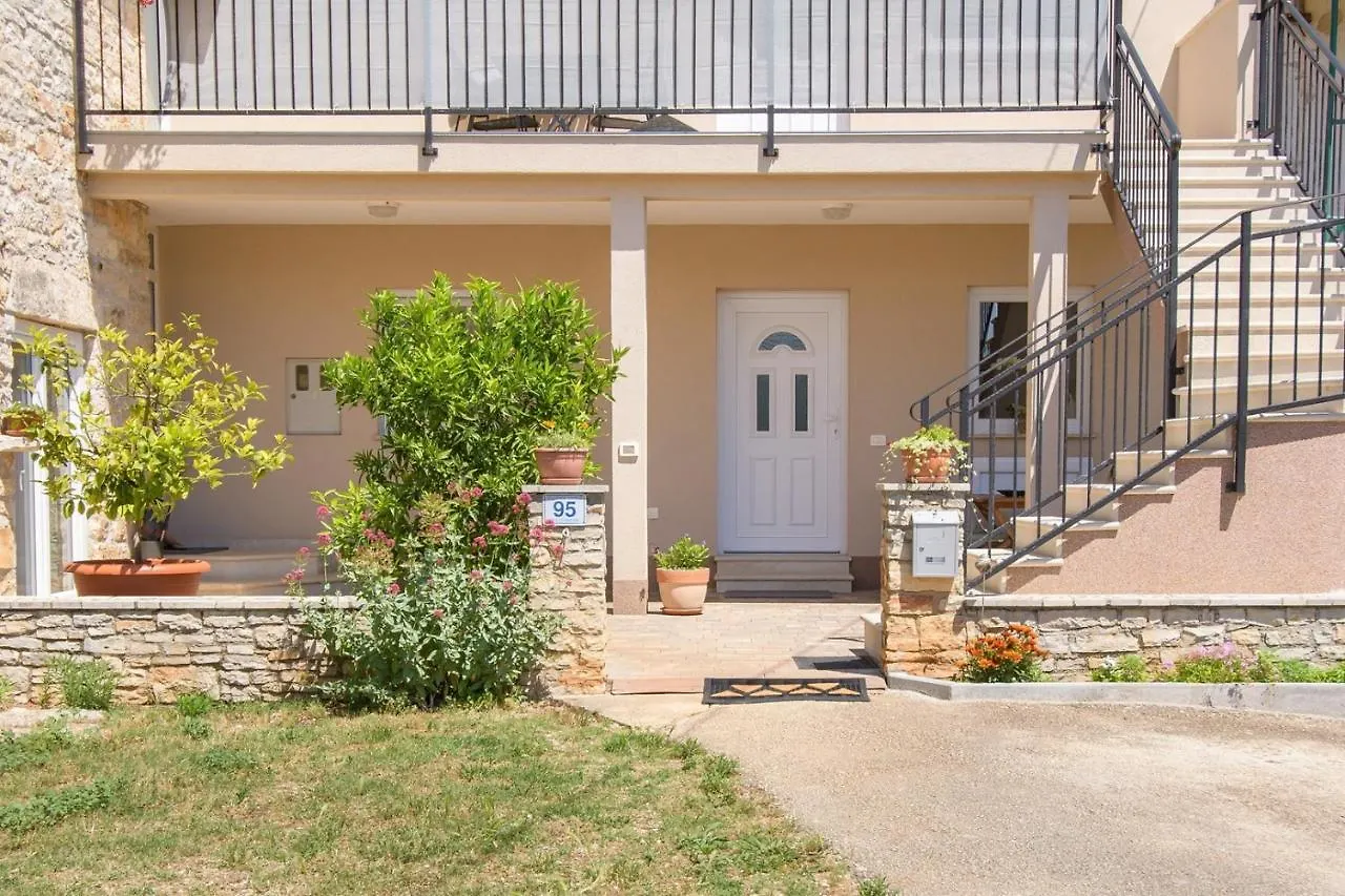Apartment Bruneta 2 With Terrace Tar-Vabriga